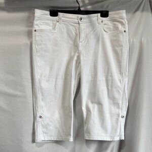 Style Co. Women's White Bermudas XL105